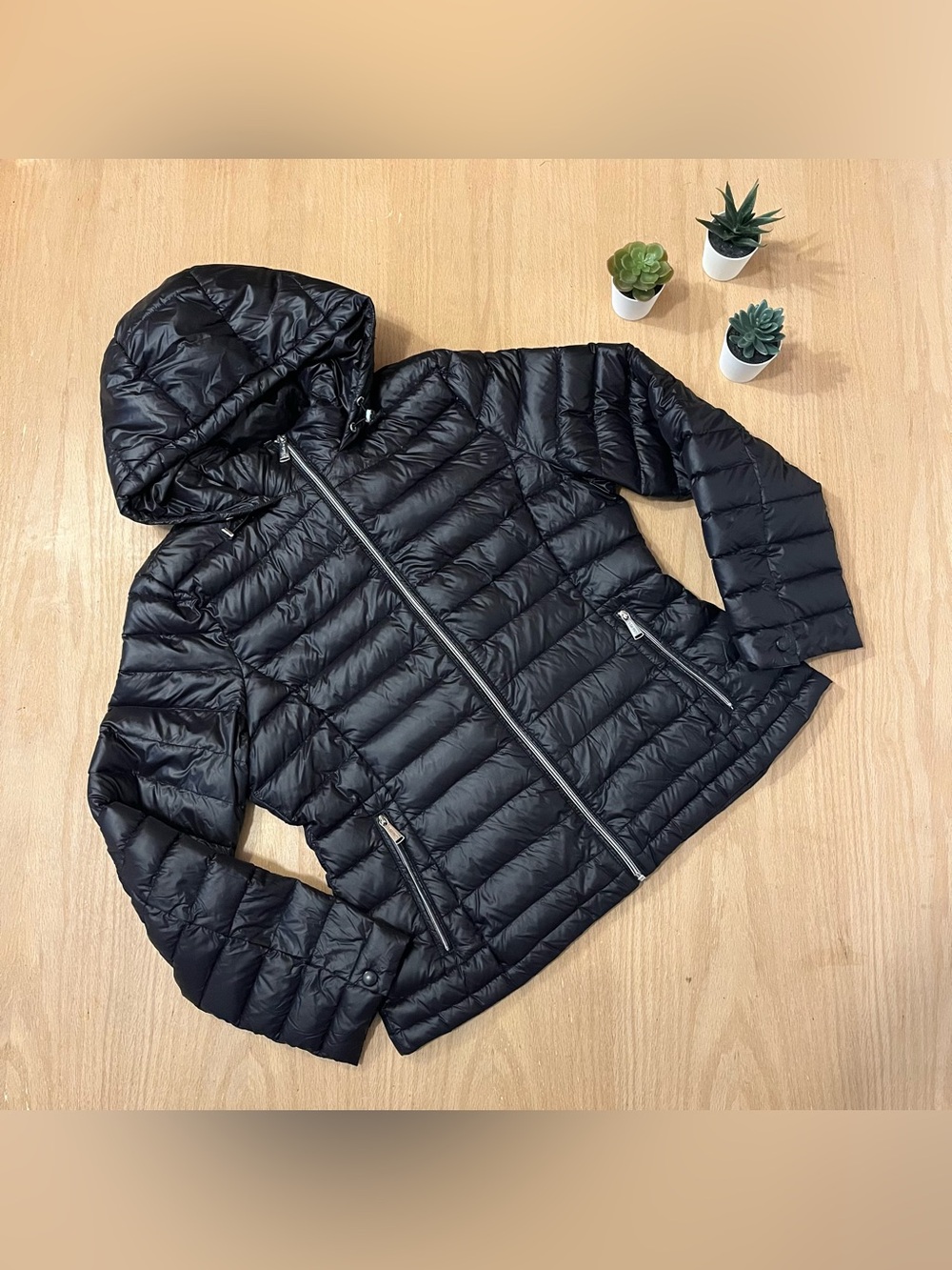 Calvin Klein Women’s Down Lightweight Packable Winter Puffer Hooded Jacket